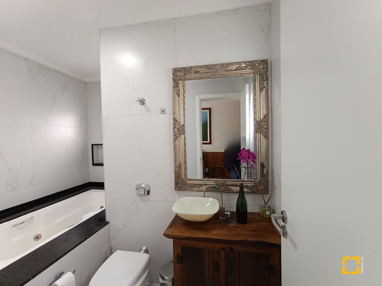 Casa com 440m², 5 quartos (sendo 1 suíte), 3 garagens, no bairro Ingleses em Florianópolis