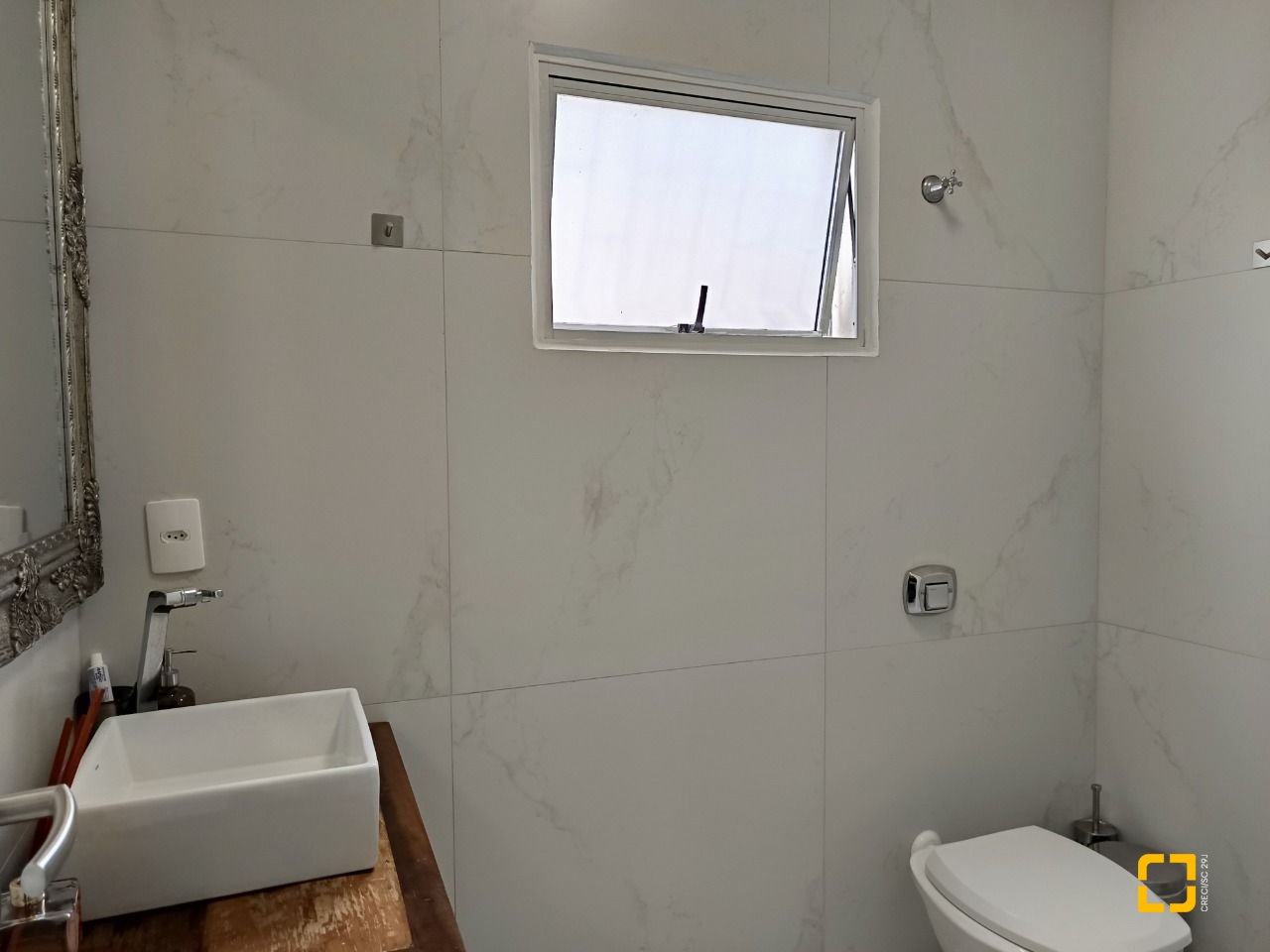 Casa com 440m², 5 quartos (sendo 1 suíte), 3 garagens, no bairro Ingleses em Florianópolis