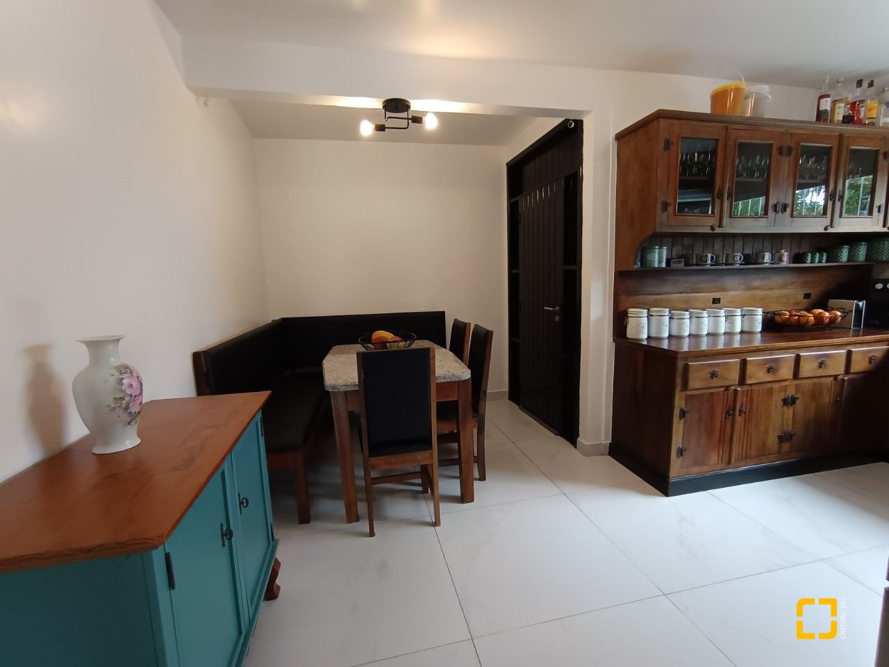 Casa com 440m², 5 quartos (sendo 1 suíte), 3 garagens, no bairro Ingleses em Florianópolis