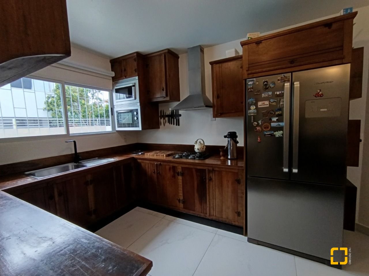 Casa com 440m², 5 quartos (sendo 1 suíte), 3 garagens, no bairro Ingleses em Florianópolis