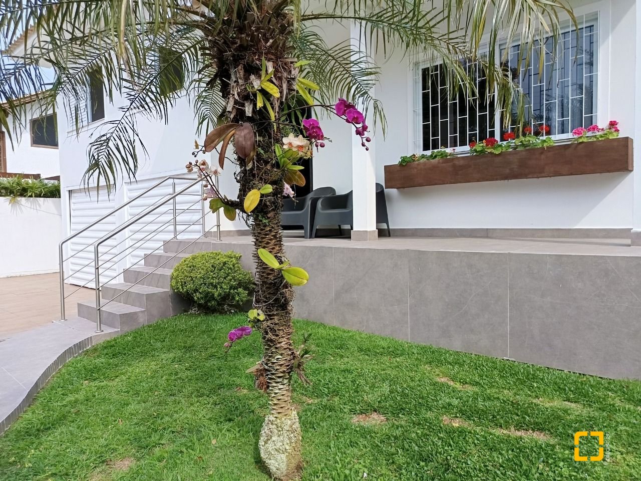 Casa com 440m², 5 quartos (sendo 1 suíte), 3 garagens, no bairro Ingleses em Florianópolis