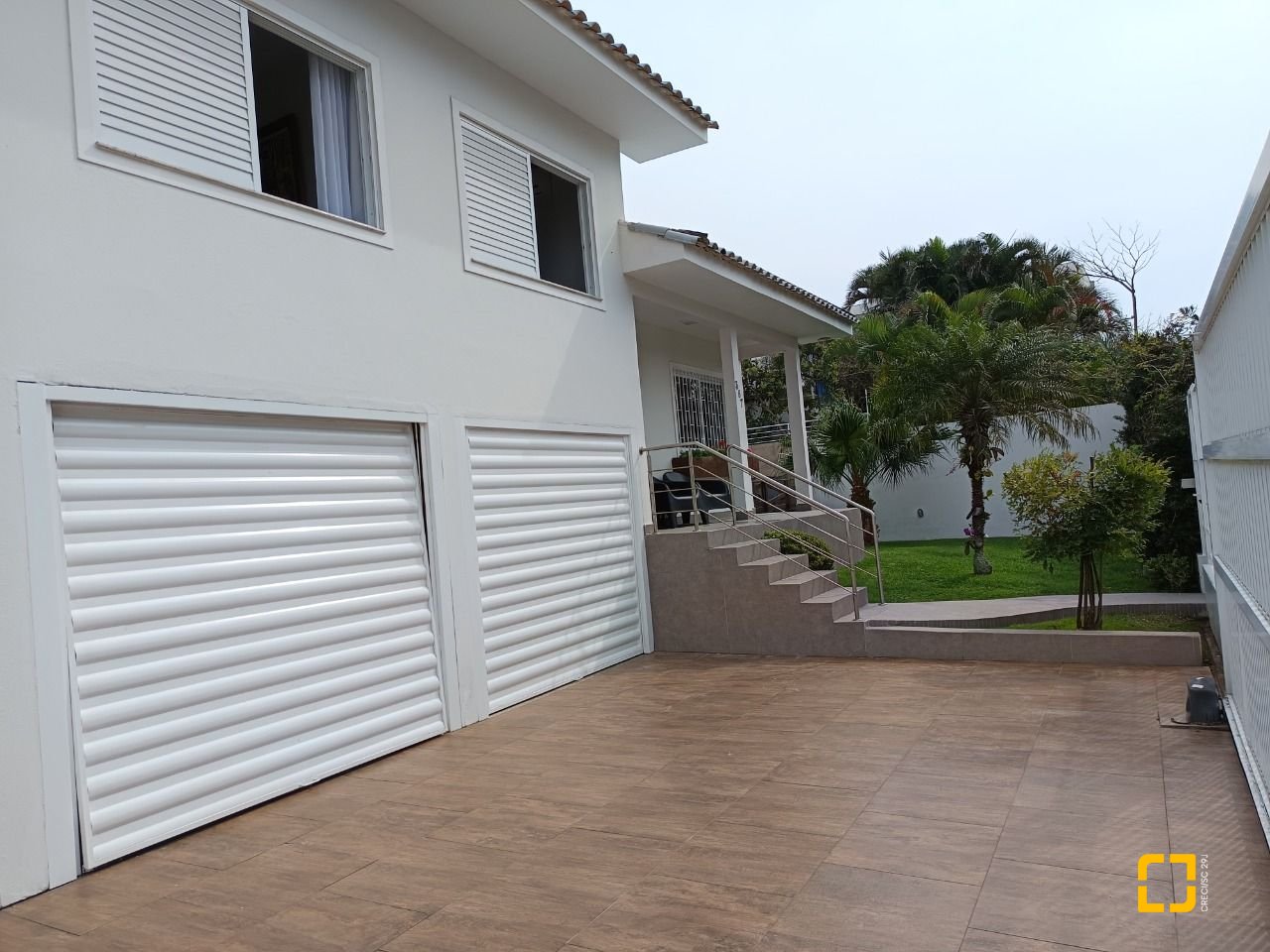 Casa com 440m², 5 quartos (sendo 1 suíte), 3 garagens, no bairro Ingleses em Florianópolis