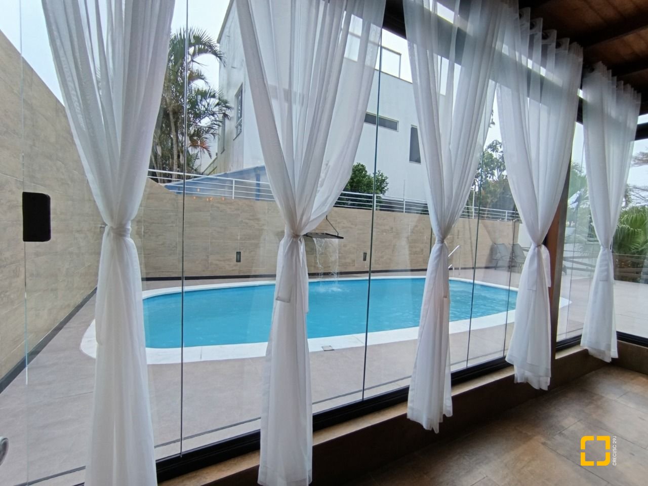 Casa com 440m², 5 quartos (sendo 1 suíte), 3 garagens, no bairro Ingleses em Florianópolis