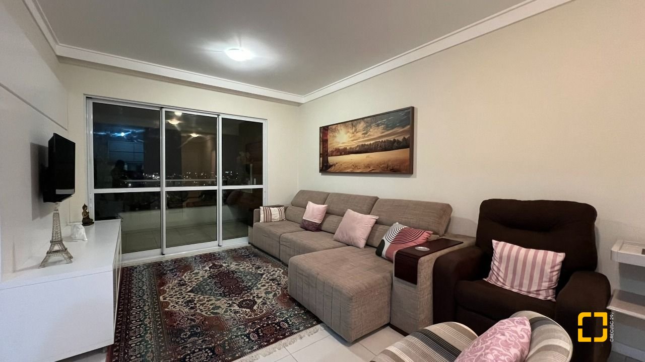 Apartamento com 101m², 6 quartos (sendo 3 suítes), 2 garagens, no bairro Jardim Atlântico em Florianópolis