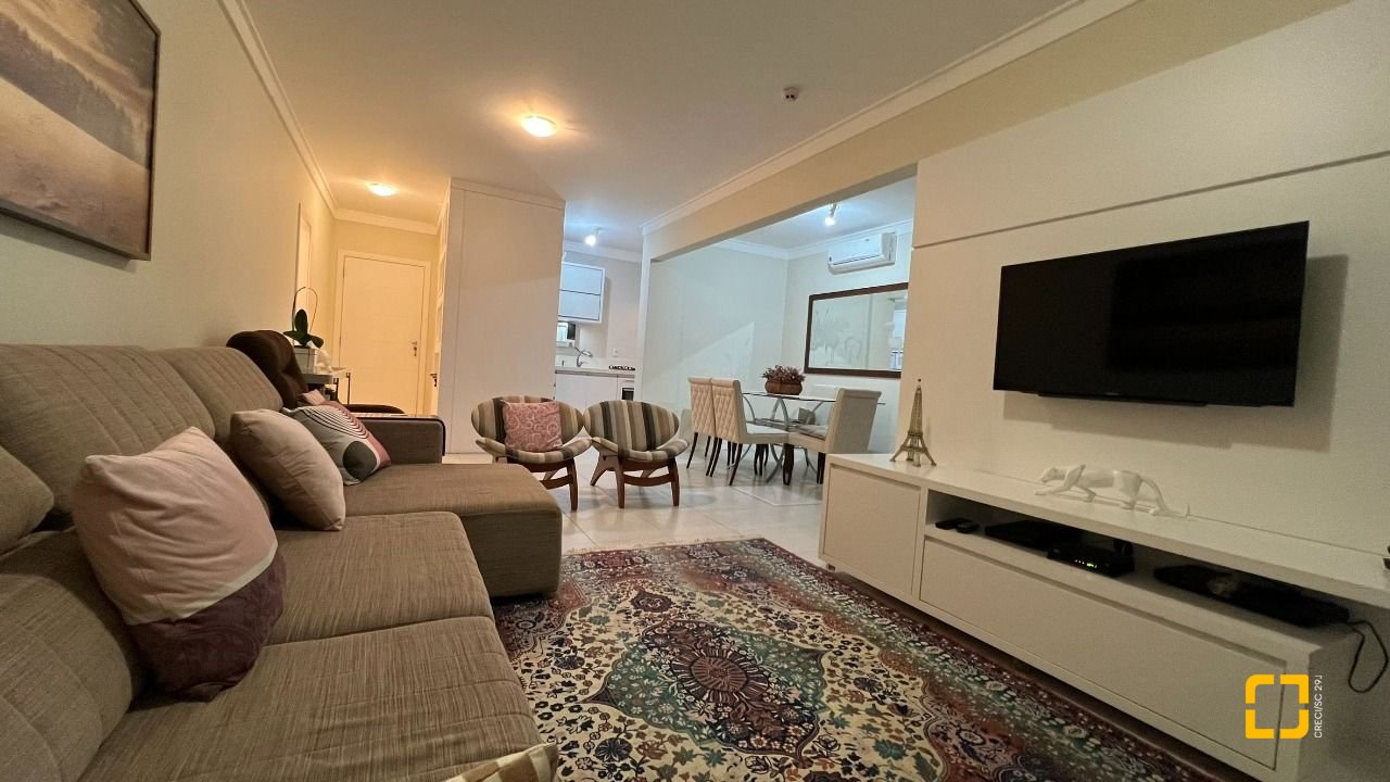Apartamento com 101m², 6 quartos (sendo 3 suítes), 2 garagens, no bairro Jardim Atlântico em Florianópolis