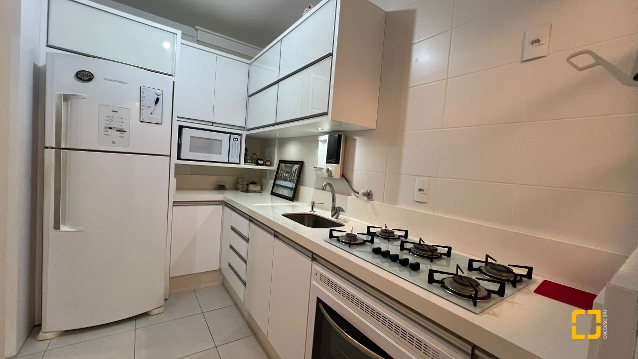 Apartamento com 101m², 6 quartos (sendo 3 suítes), 2 garagens, no bairro Jardim Atlântico em Florianópolis