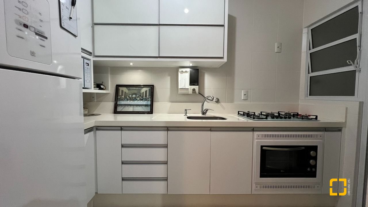 Apartamento com 101m², 6 quartos (sendo 3 suítes), 2 garagens, no bairro Jardim Atlântico em Florianópolis