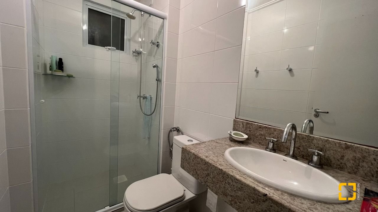 Apartamento com 101m², 6 quartos (sendo 3 suítes), 2 garagens, no bairro Jardim Atlântico em Florianópolis