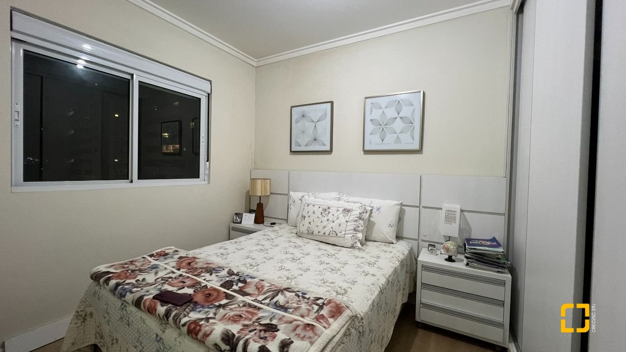 Apartamento com 101m², 6 quartos (sendo 3 suítes), 2 garagens, no bairro Jardim Atlântico em Florianópolis