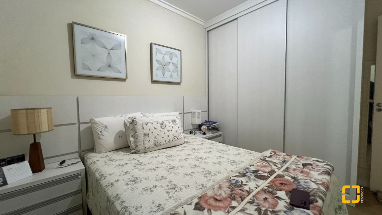 Apartamento com 101m², 6 quartos (sendo 3 suítes), 2 garagens, no bairro Jardim Atlântico em Florianópolis