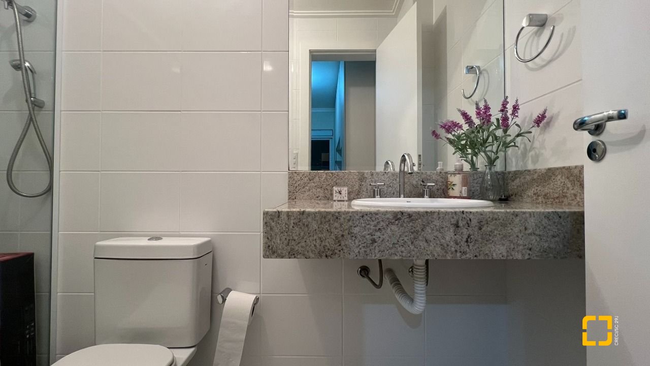 Apartamento com 101m², 6 quartos (sendo 3 suítes), 2 garagens, no bairro Jardim Atlântico em Florianópolis