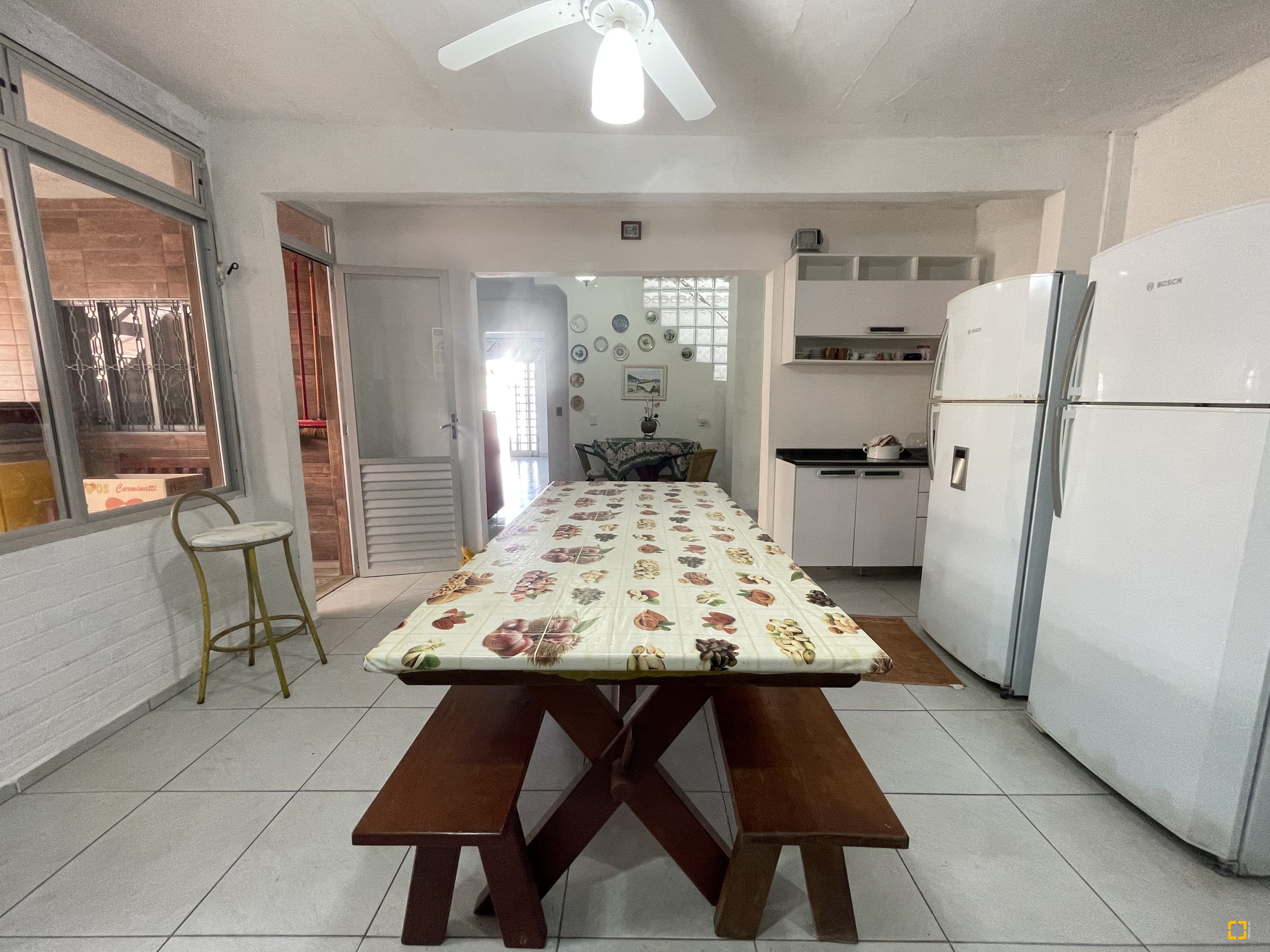 Casa com 350m², 5 quartos (sendo 1 suíte), 4 garagens, no bairro Cachoeira do Bom Jesus em Florianópolis