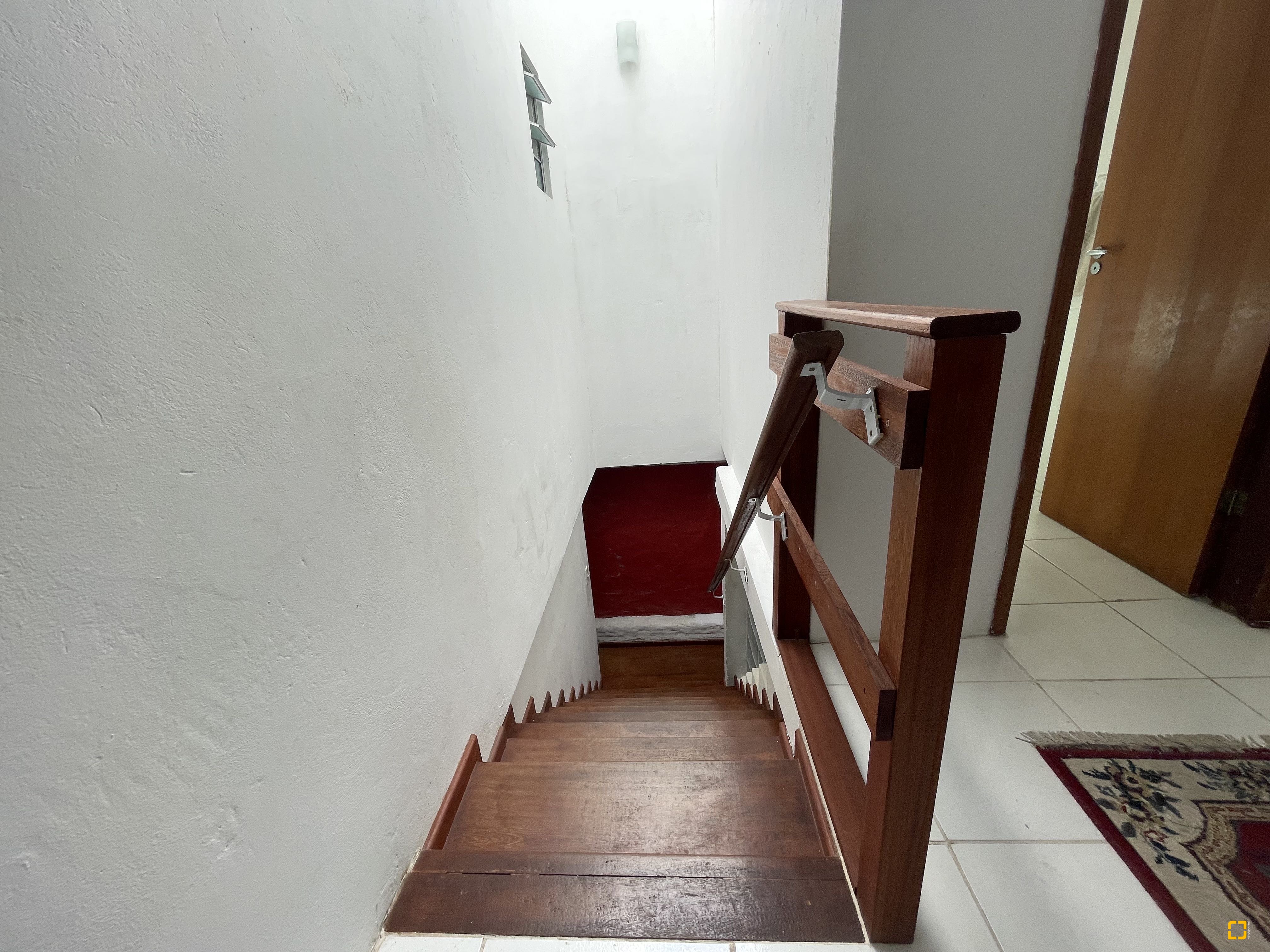 Casa com 350m², 5 quartos (sendo 1 suíte), 4 garagens, no bairro Cachoeira do Bom Jesus em Florianópolis