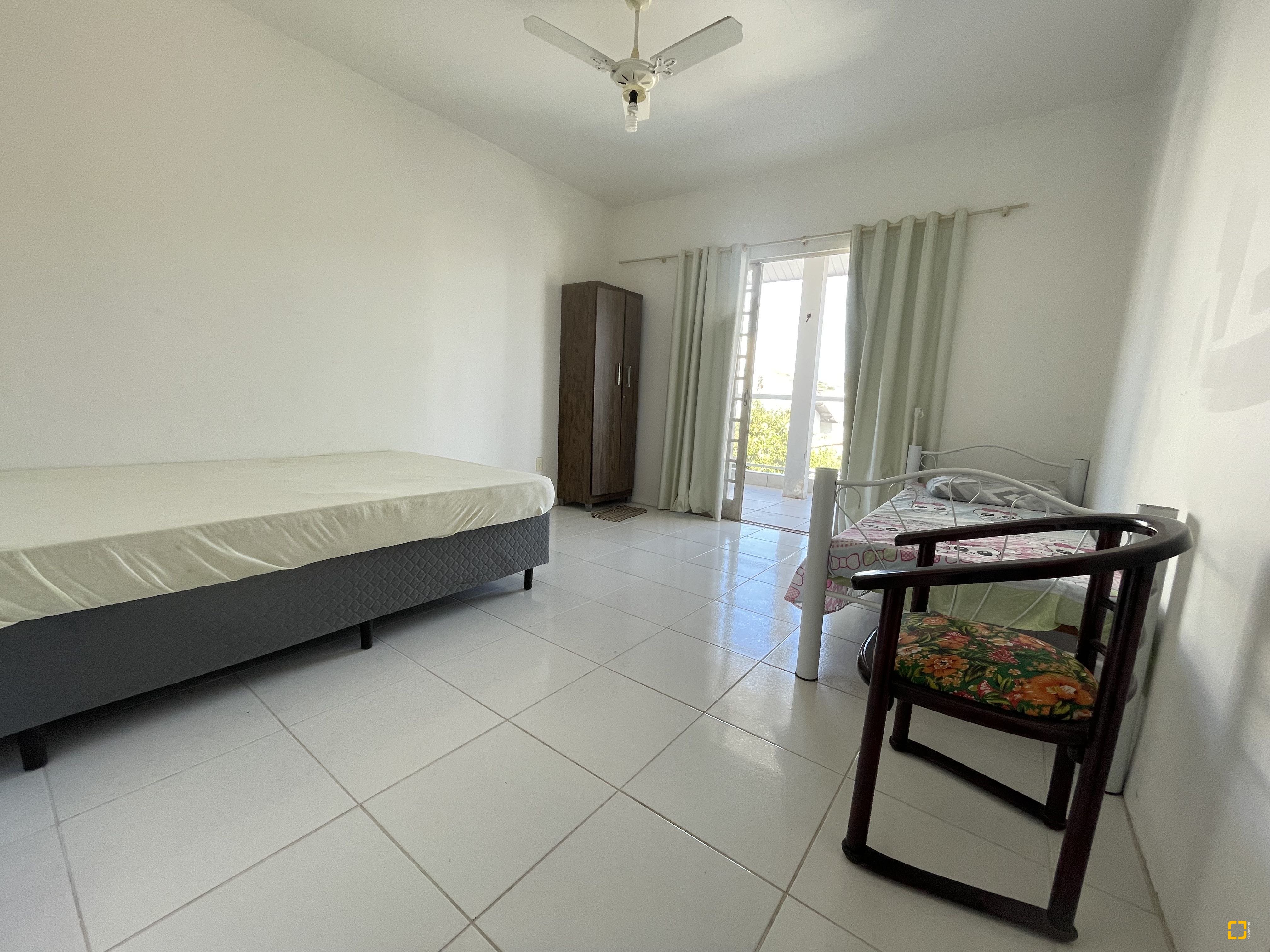 Casa com 350m², 5 quartos (sendo 1 suíte), 4 garagens, no bairro Cachoeira do Bom Jesus em Florianópolis