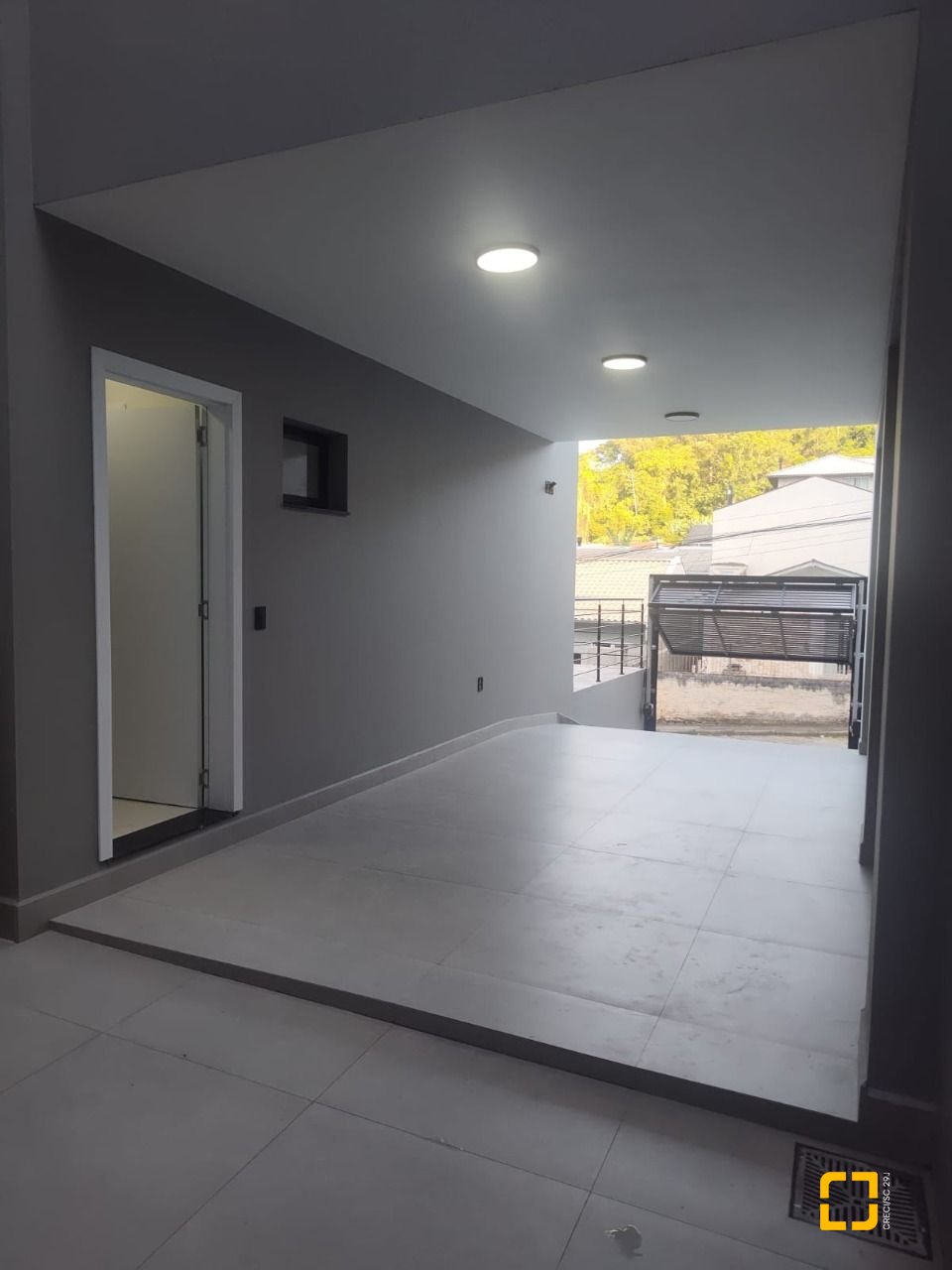 Casa com 184m², 6 quartos (sendo 3 suítes), 2 garagens, no bairro Trindade em Florianópolis