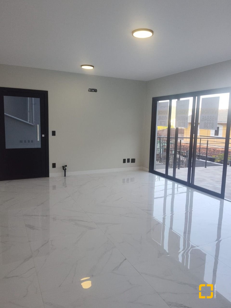 Casa com 184m², 6 quartos (sendo 3 suítes), 2 garagens, no bairro Trindade em Florianópolis