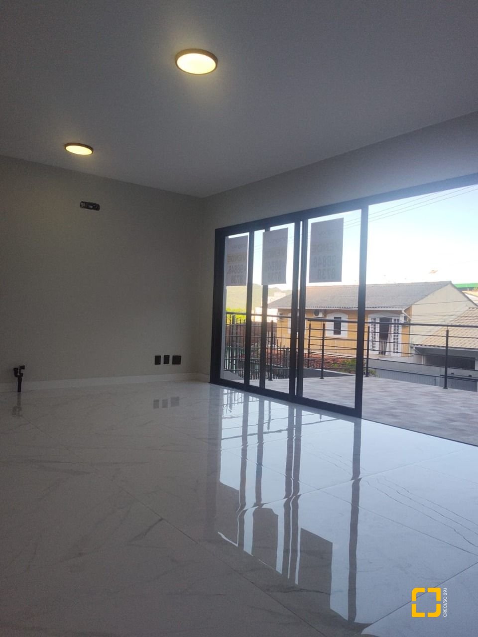 Casa com 184m², 6 quartos (sendo 3 suítes), 2 garagens, no bairro Trindade em Florianópolis