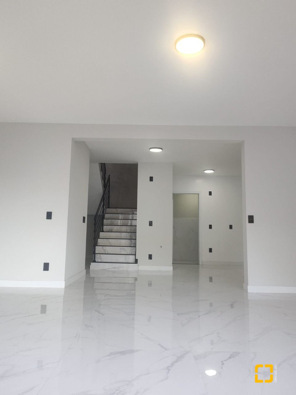 Casa com 184m², 6 quartos (sendo 3 suítes), 2 garagens, no bairro Trindade em Florianópolis