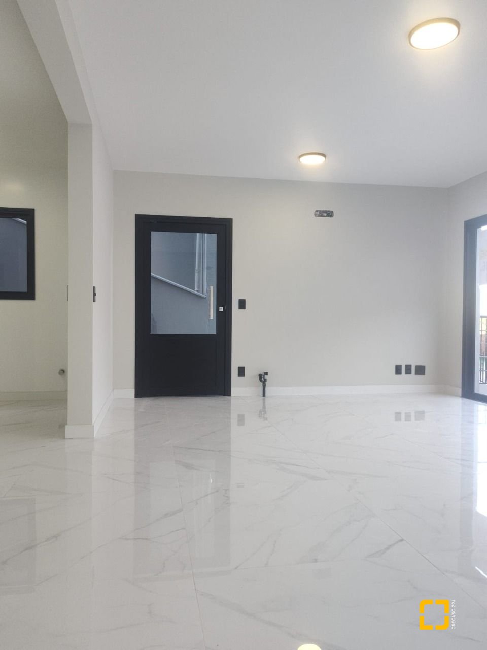 Casa com 184m², 6 quartos (sendo 3 suítes), 2 garagens, no bairro Trindade em Florianópolis