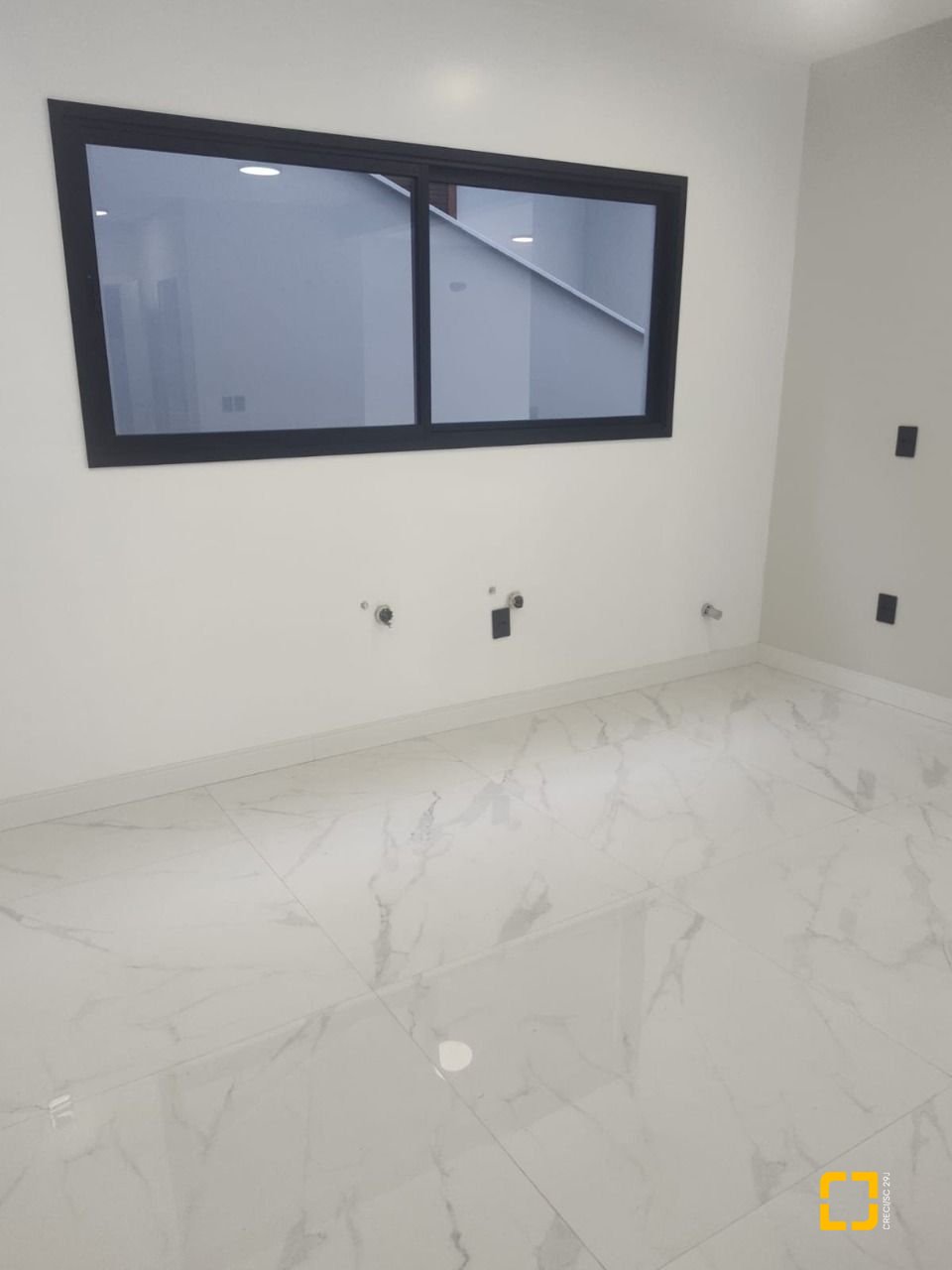 Casa com 184m², 6 quartos (sendo 3 suítes), 2 garagens, no bairro Trindade em Florianópolis