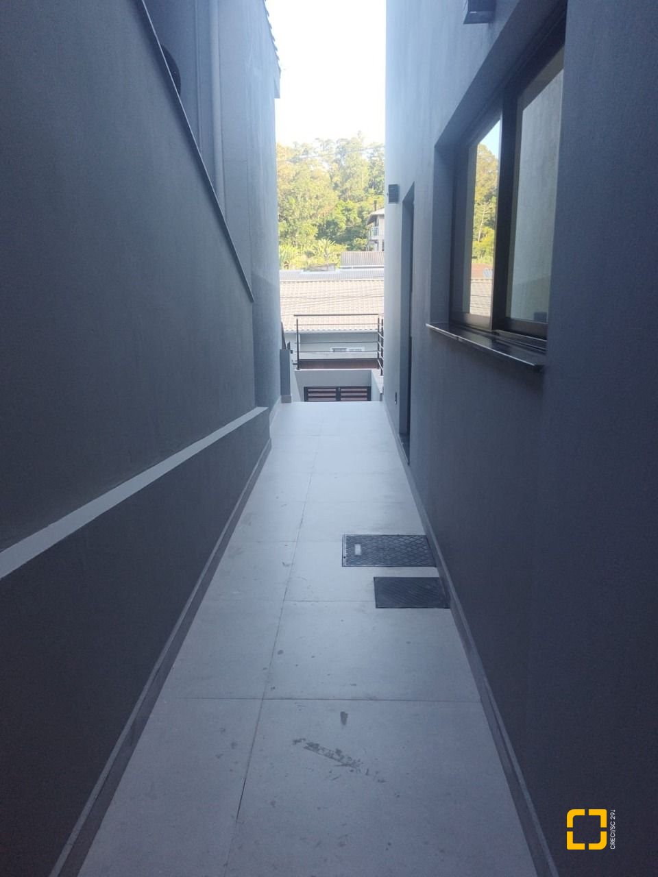 Casa com 184m², 6 quartos (sendo 3 suítes), 2 garagens, no bairro Trindade em Florianópolis