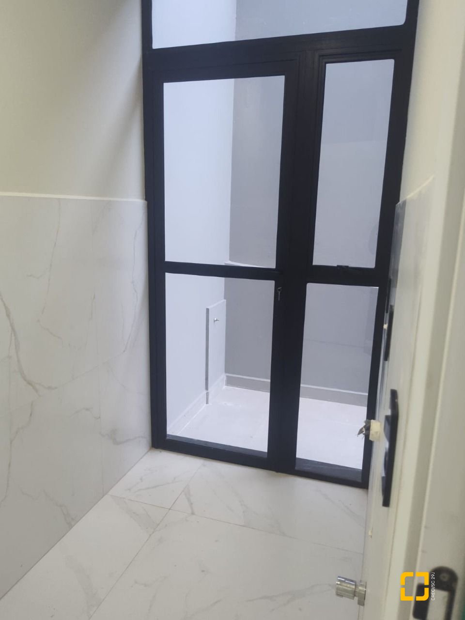 Casa com 184m², 6 quartos (sendo 3 suítes), 2 garagens, no bairro Trindade em Florianópolis