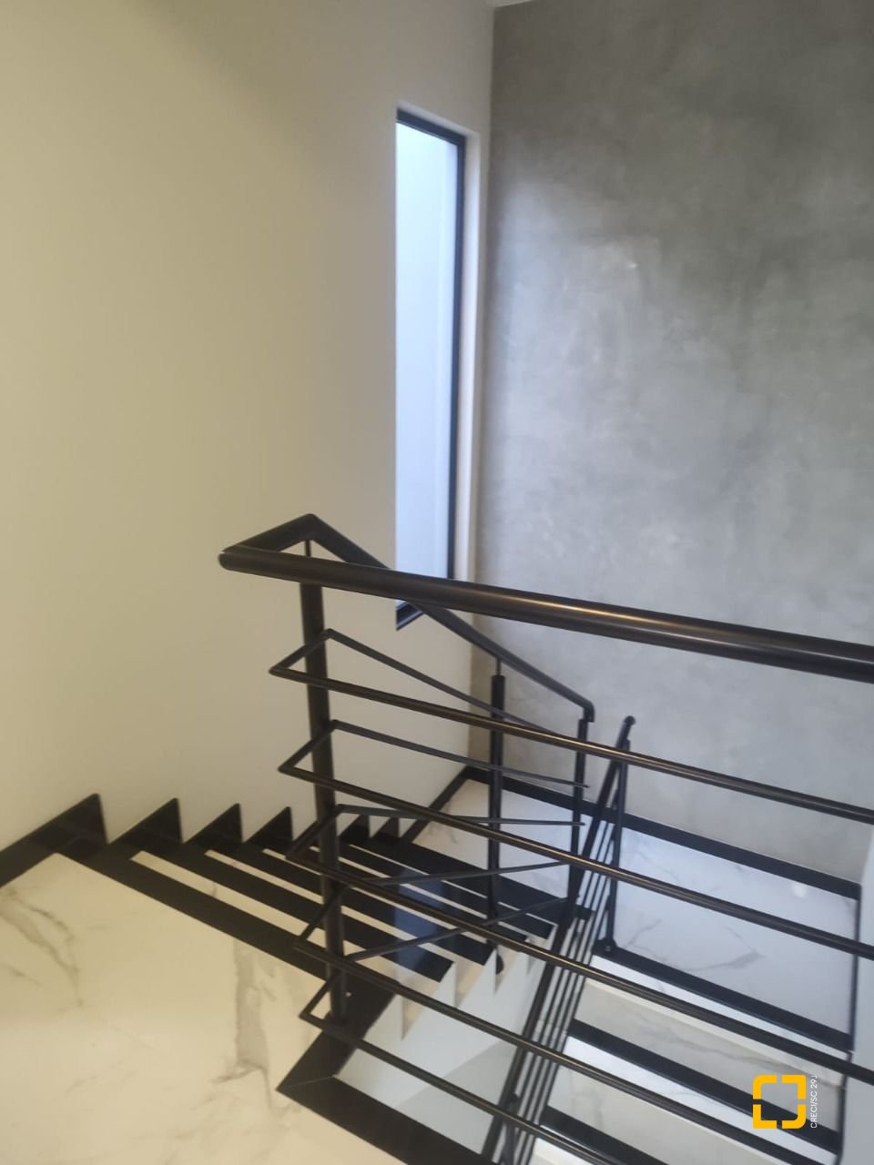 Casa com 184m², 6 quartos (sendo 3 suítes), 2 garagens, no bairro Trindade em Florianópolis