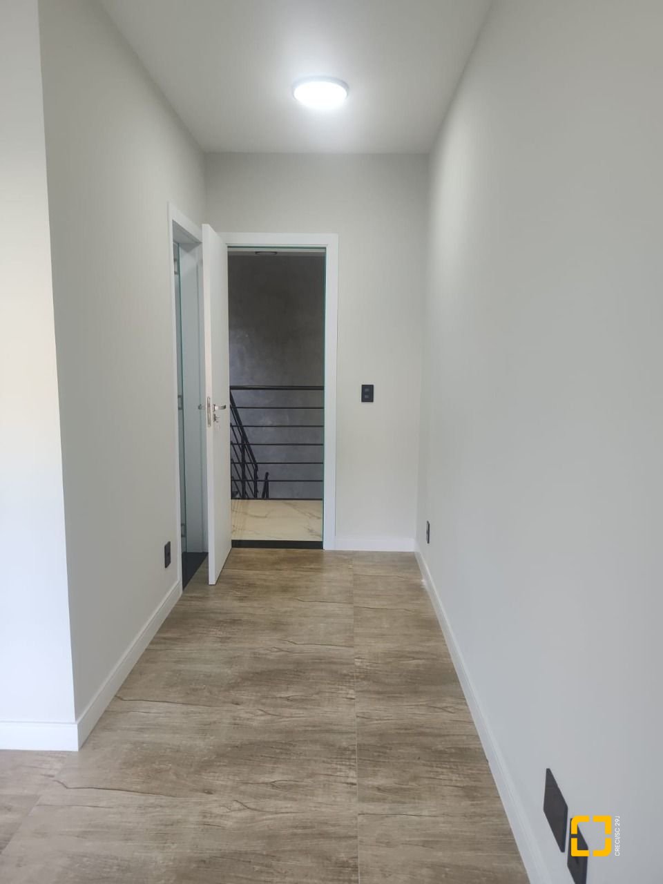 Casa com 184m², 6 quartos (sendo 3 suítes), 2 garagens, no bairro Trindade em Florianópolis