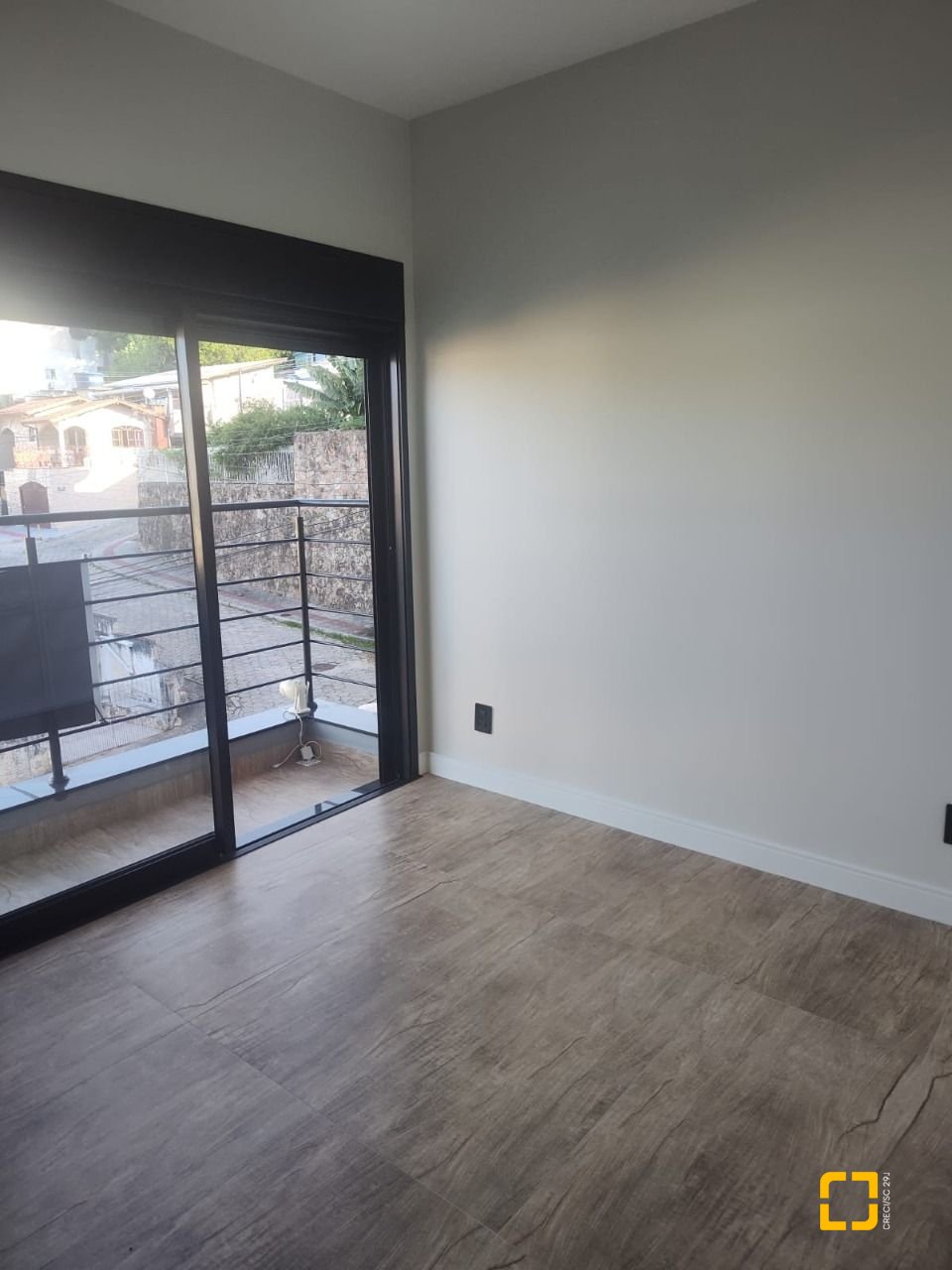 Casa com 184m², 6 quartos (sendo 3 suítes), 2 garagens, no bairro Trindade em Florianópolis