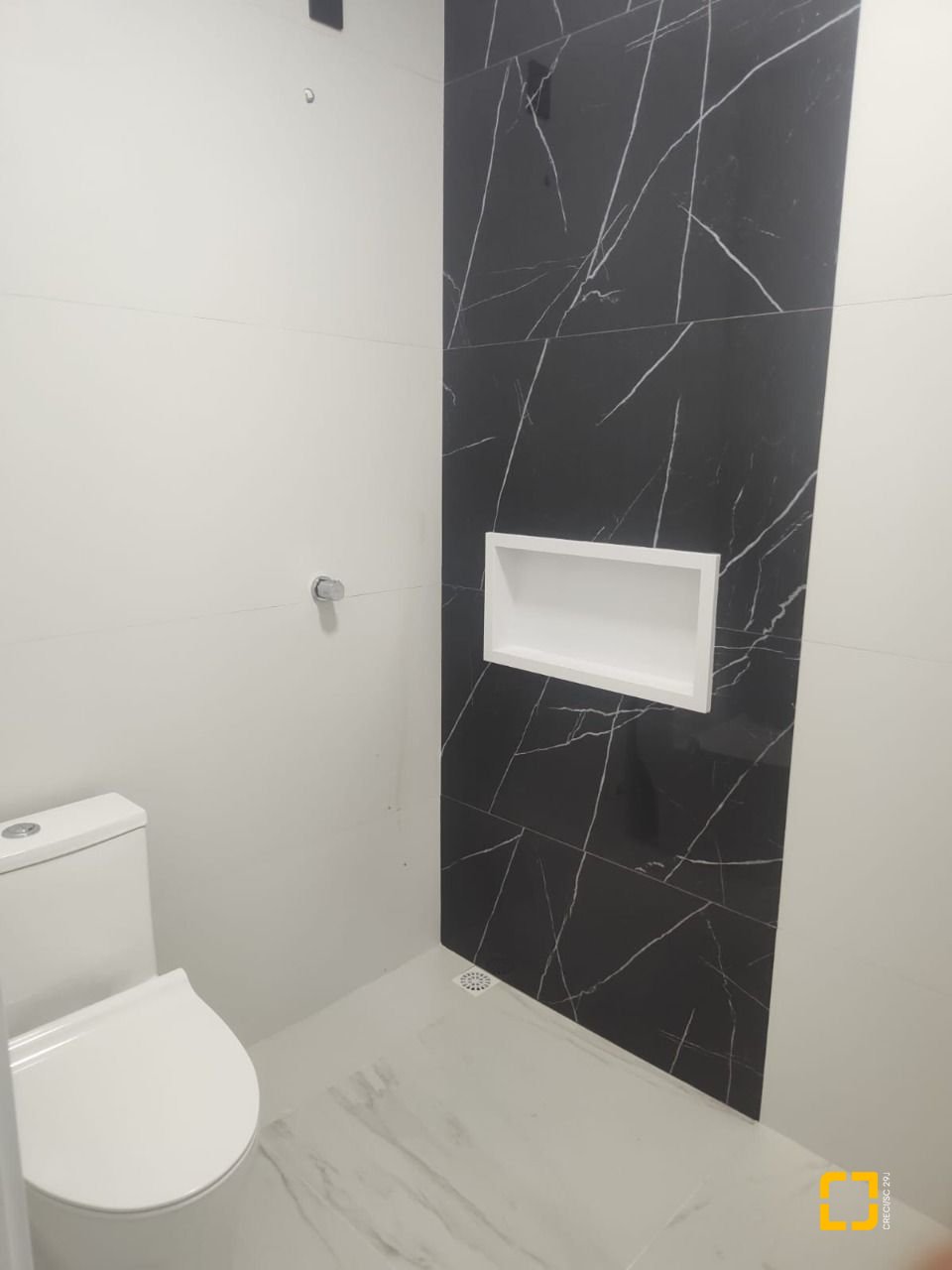 Casa com 184m², 6 quartos (sendo 3 suítes), 2 garagens, no bairro Trindade em Florianópolis