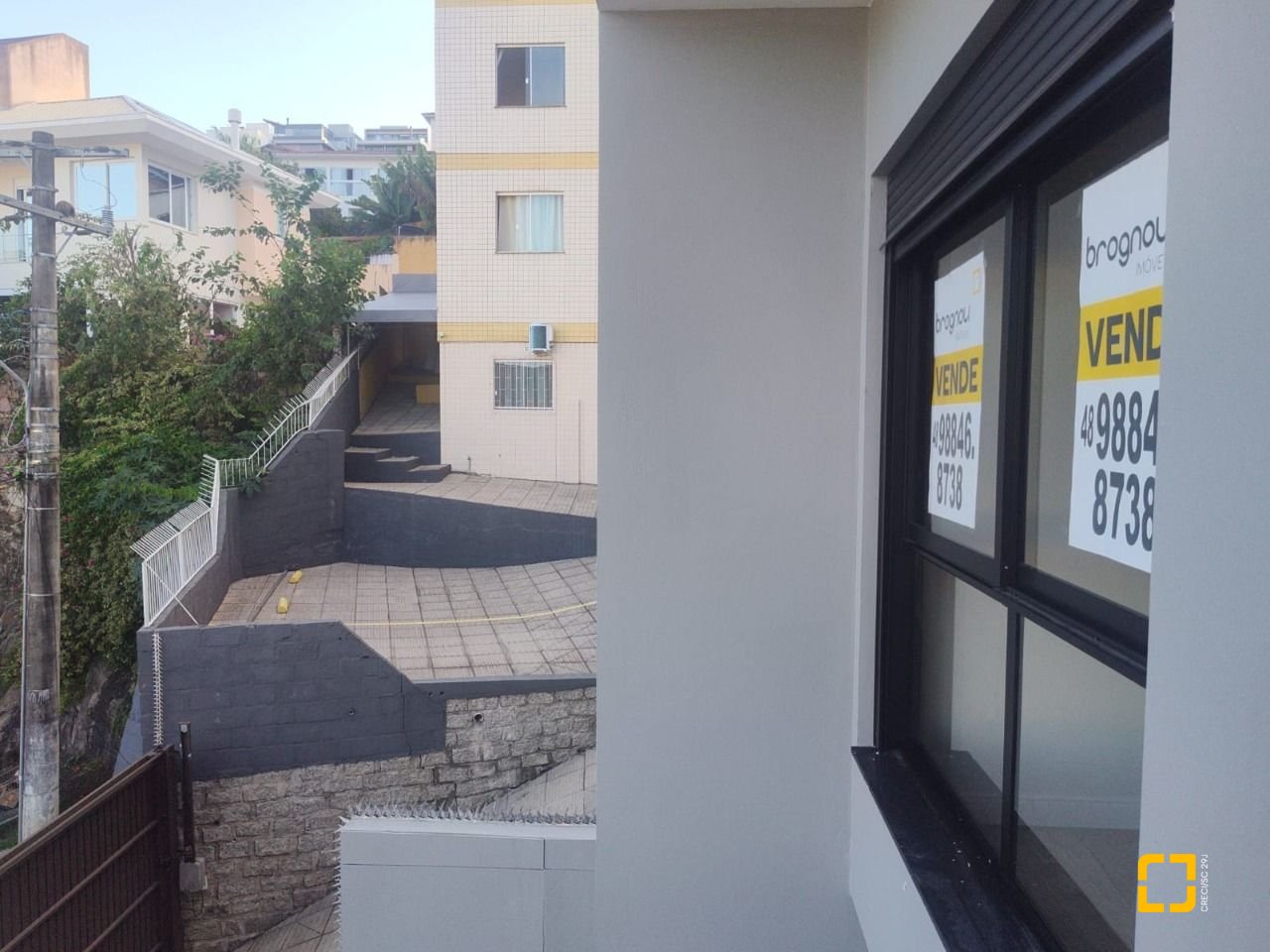 Casa com 184m², 6 quartos (sendo 3 suítes), 2 garagens, no bairro Trindade em Florianópolis