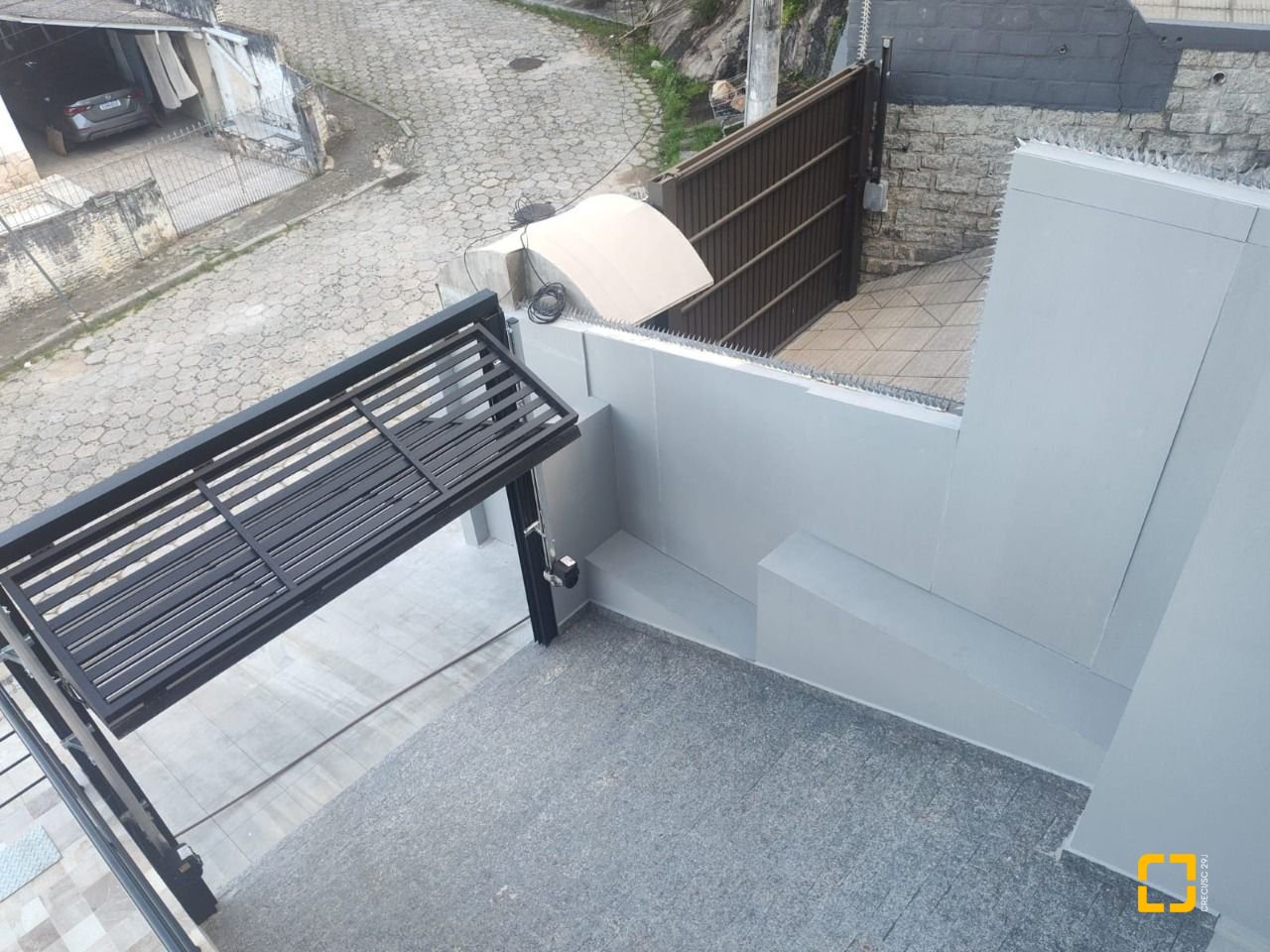 Casa com 184m², 6 quartos (sendo 3 suítes), 2 garagens, no bairro Trindade em Florianópolis