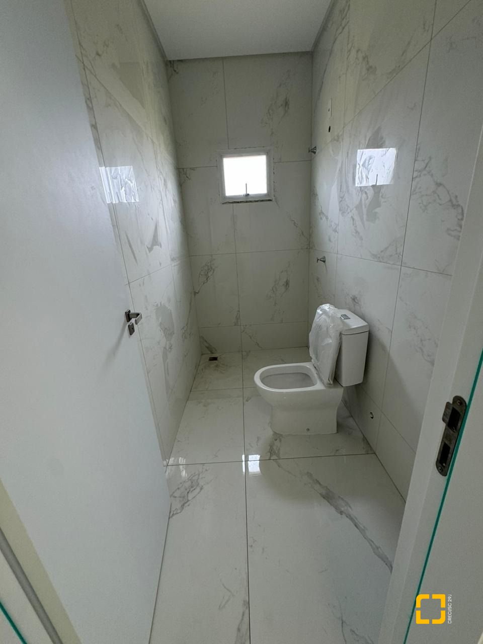 Casa com 170m², 4 quartos (sendo 1 suíte), 4 garagens, no bairro Ingleses em Florianópolis