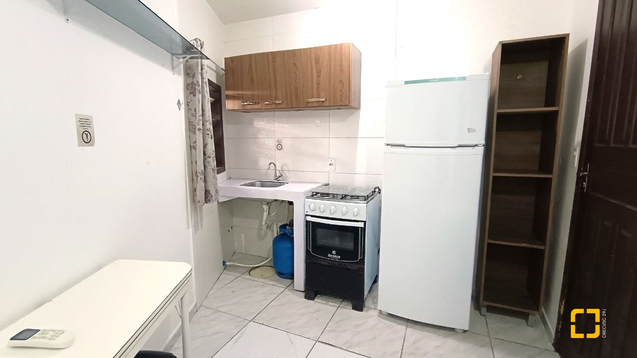 Casa com 490m², 15 quartos (sendo 1 suíte), 2 garagens, no bairro Canasvieiras em Florianópolis