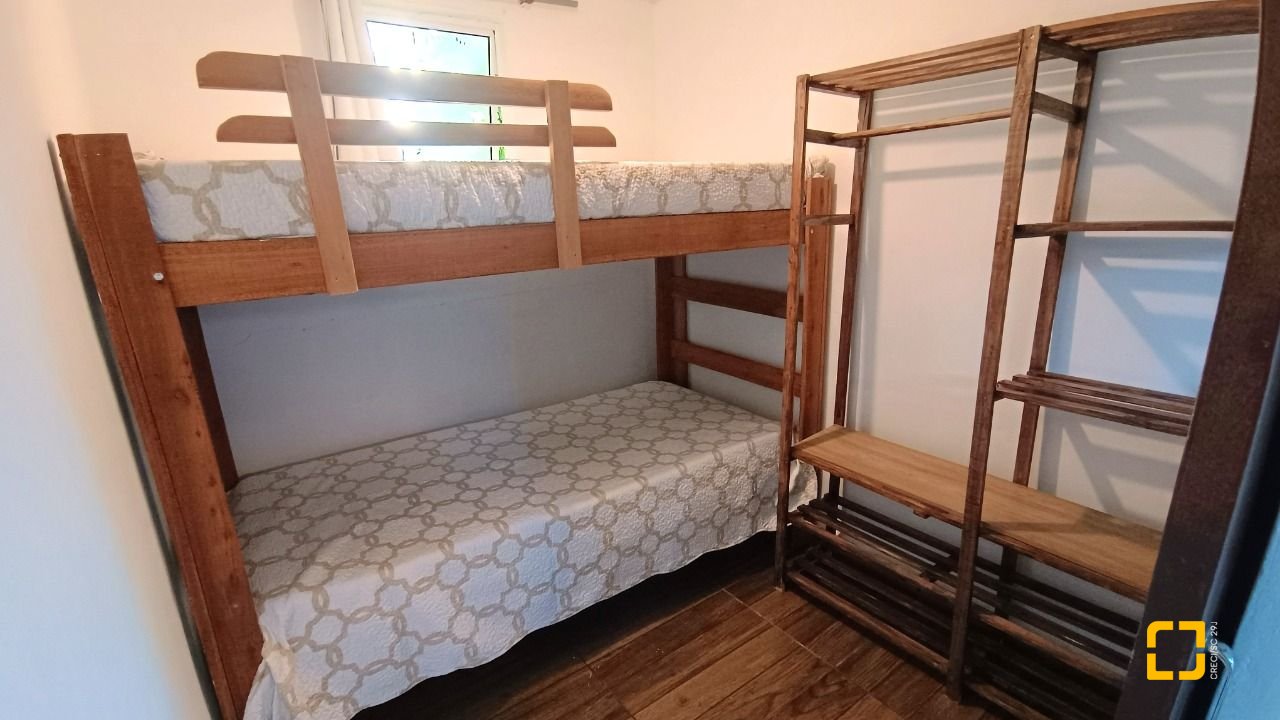 Casa com 490m², 15 quartos (sendo 1 suíte), 2 garagens, no bairro Canasvieiras em Florianópolis