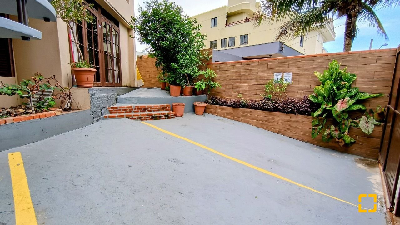 Casa com 490m², 15 quartos (sendo 1 suíte), 2 garagens, no bairro Canasvieiras em Florianópolis