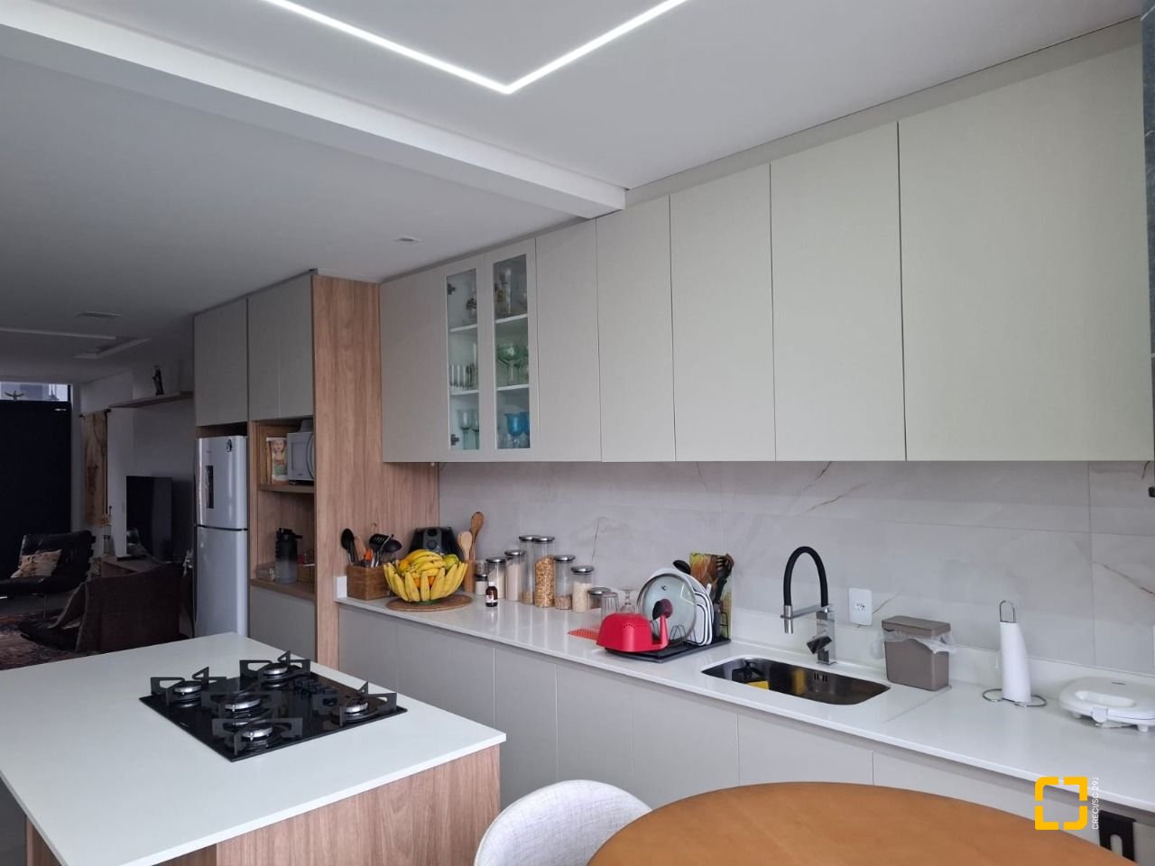 Casa com 157m², 6 quartos (sendo 3 suítes), 2 garagens, no bairro Ingleses em Florianópolis
