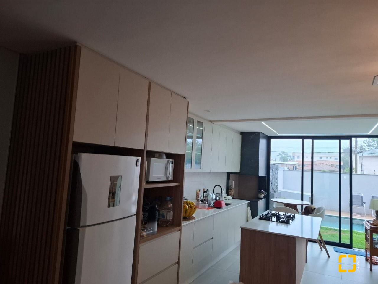 Casa com 157m², 6 quartos (sendo 3 suítes), 2 garagens, no bairro Ingleses em Florianópolis