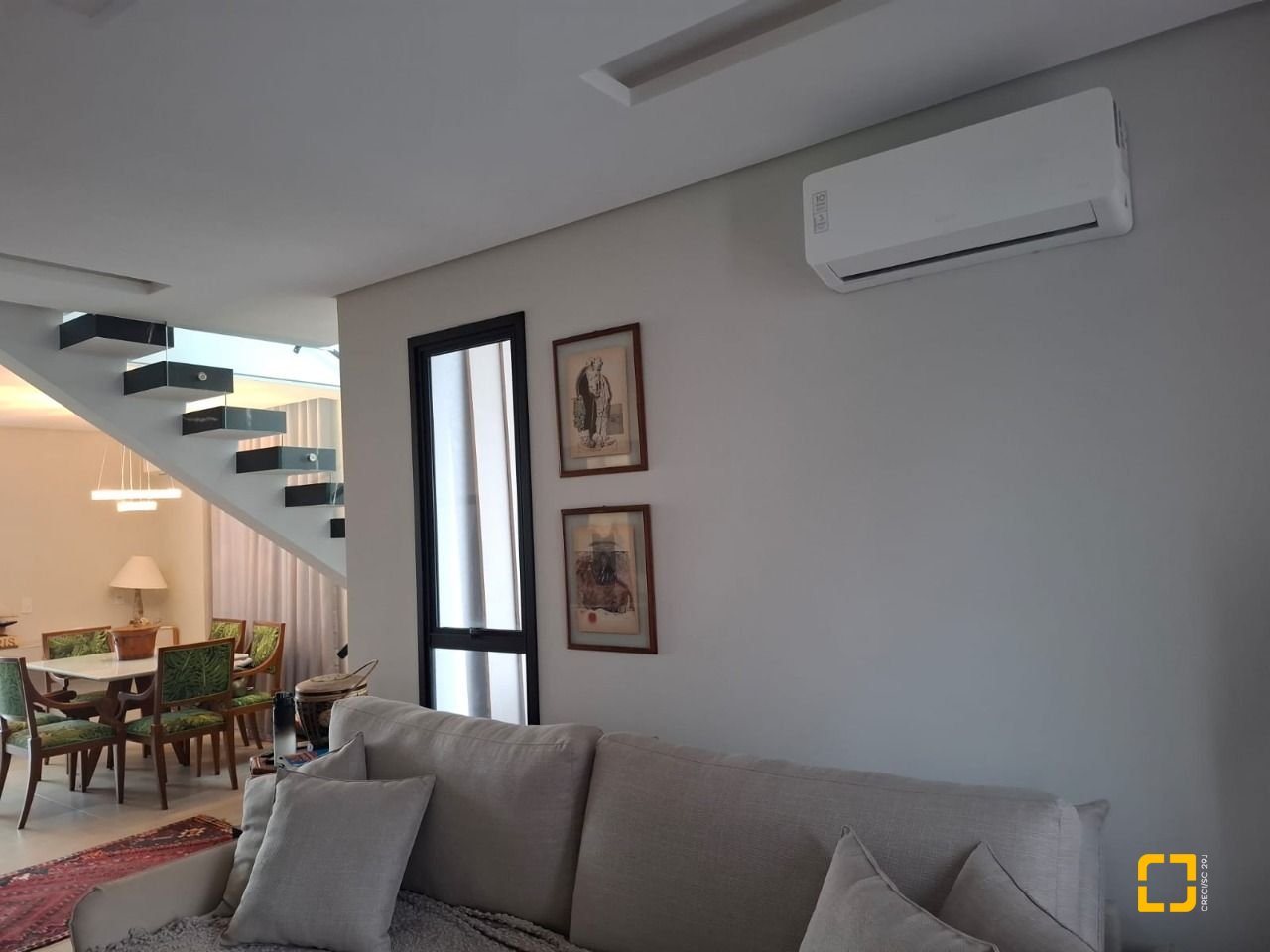 Casa com 157m², 6 quartos (sendo 3 suítes), 2 garagens, no bairro Ingleses em Florianópolis