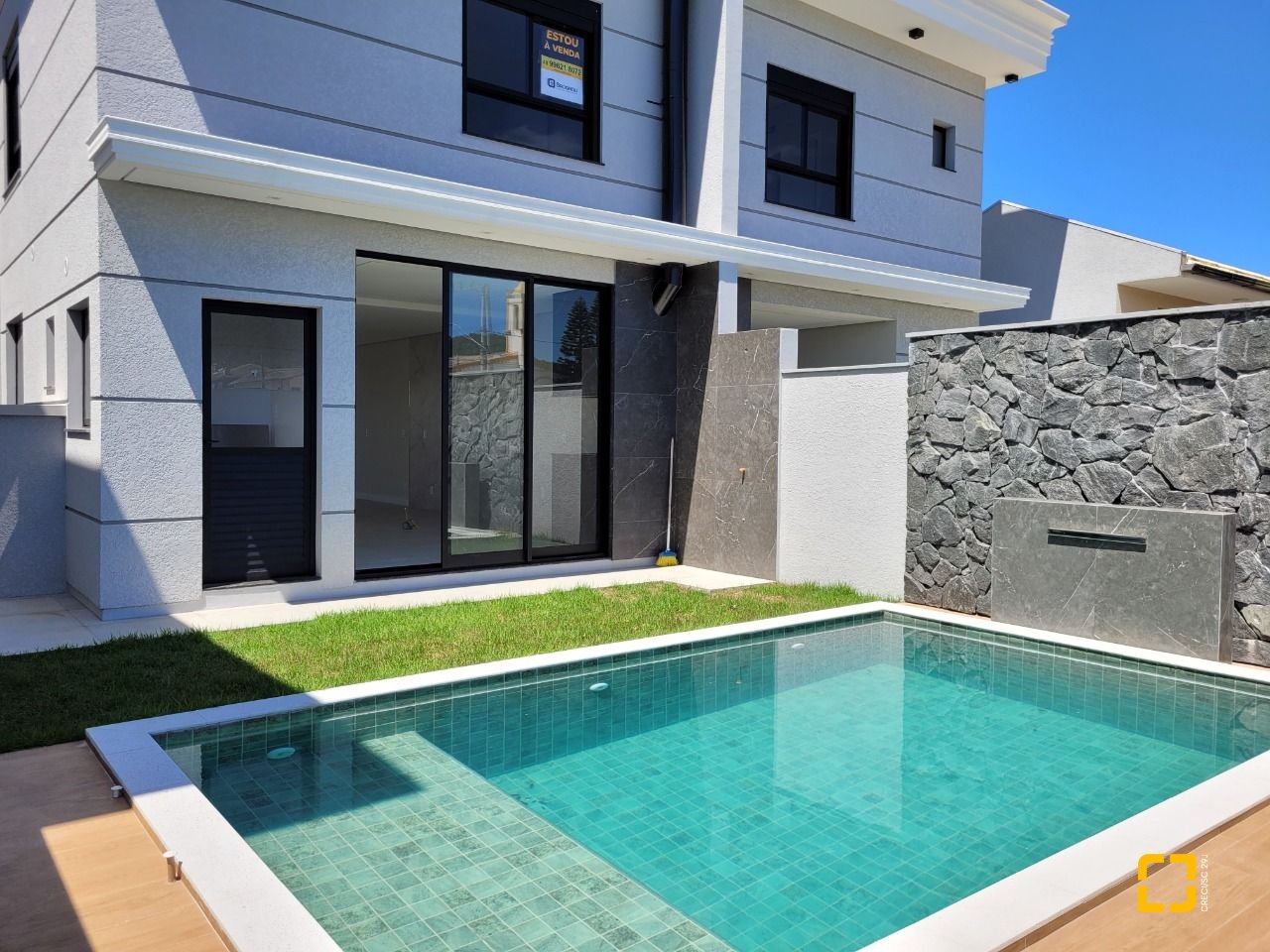 Casa com 157m², 6 quartos (sendo 3 suítes), 2 garagens, no bairro Ingleses em Florianópolis