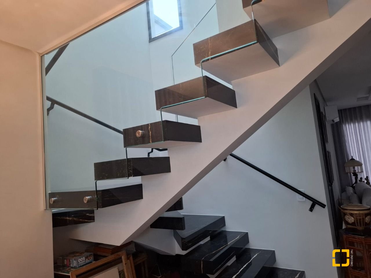 Casa com 157m², 6 quartos (sendo 3 suítes), 2 garagens, no bairro Ingleses em Florianópolis