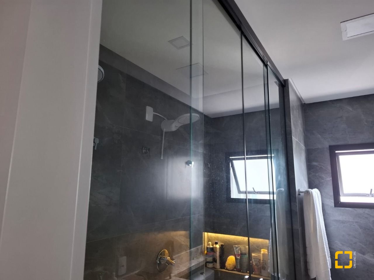 Casa com 157m², 6 quartos (sendo 3 suítes), 2 garagens, no bairro Ingleses em Florianópolis