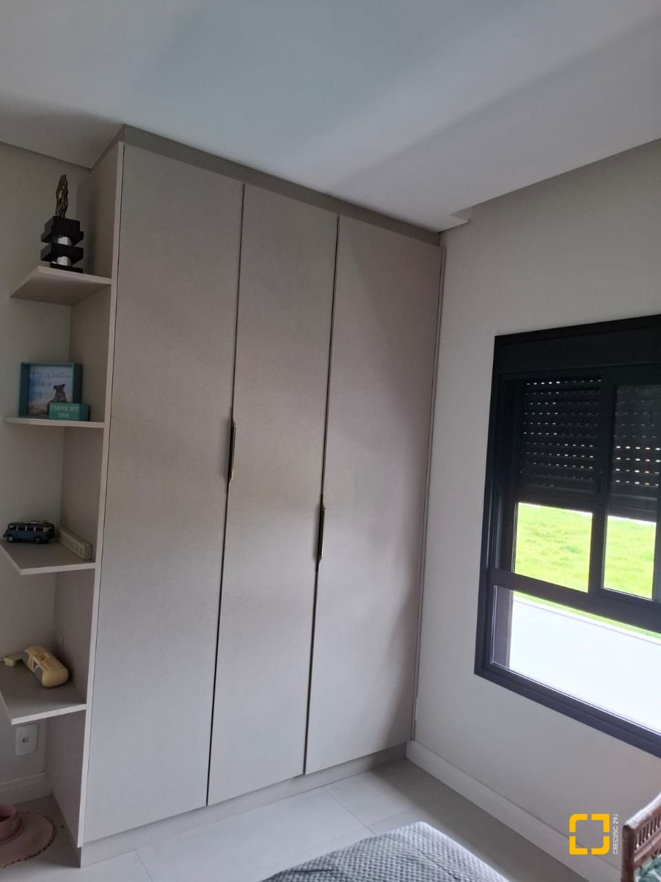 Casa com 157m², 6 quartos (sendo 3 suítes), 2 garagens, no bairro Ingleses em Florianópolis