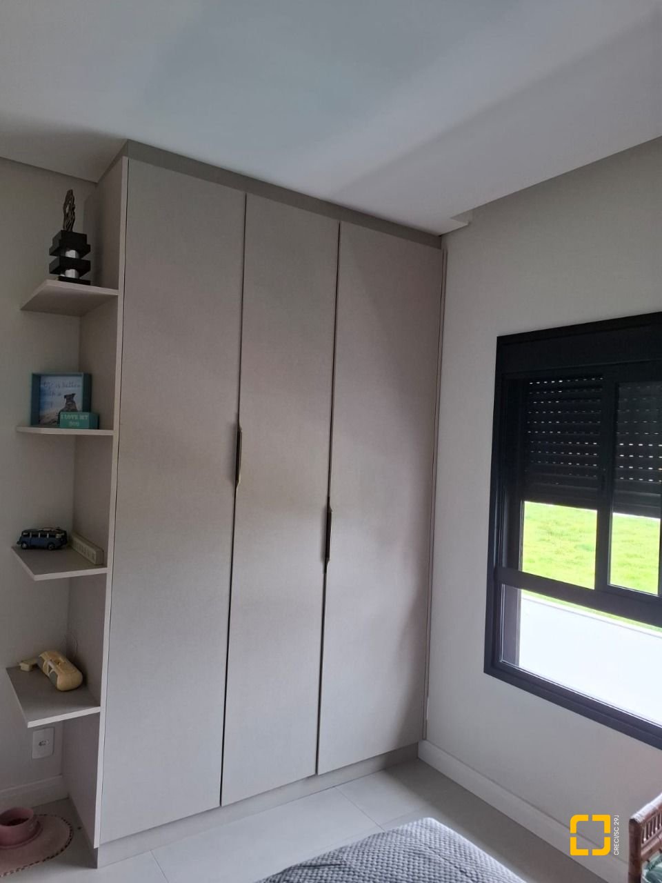 Casa com 157m², 6 quartos (sendo 3 suítes), 2 garagens, no bairro Ingleses em Florianópolis