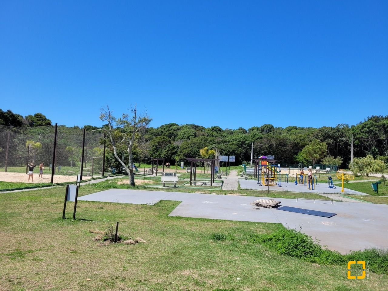 Casa com 157m², 6 quartos (sendo 3 suítes), 2 garagens, no bairro Ingleses em Florianópolis
