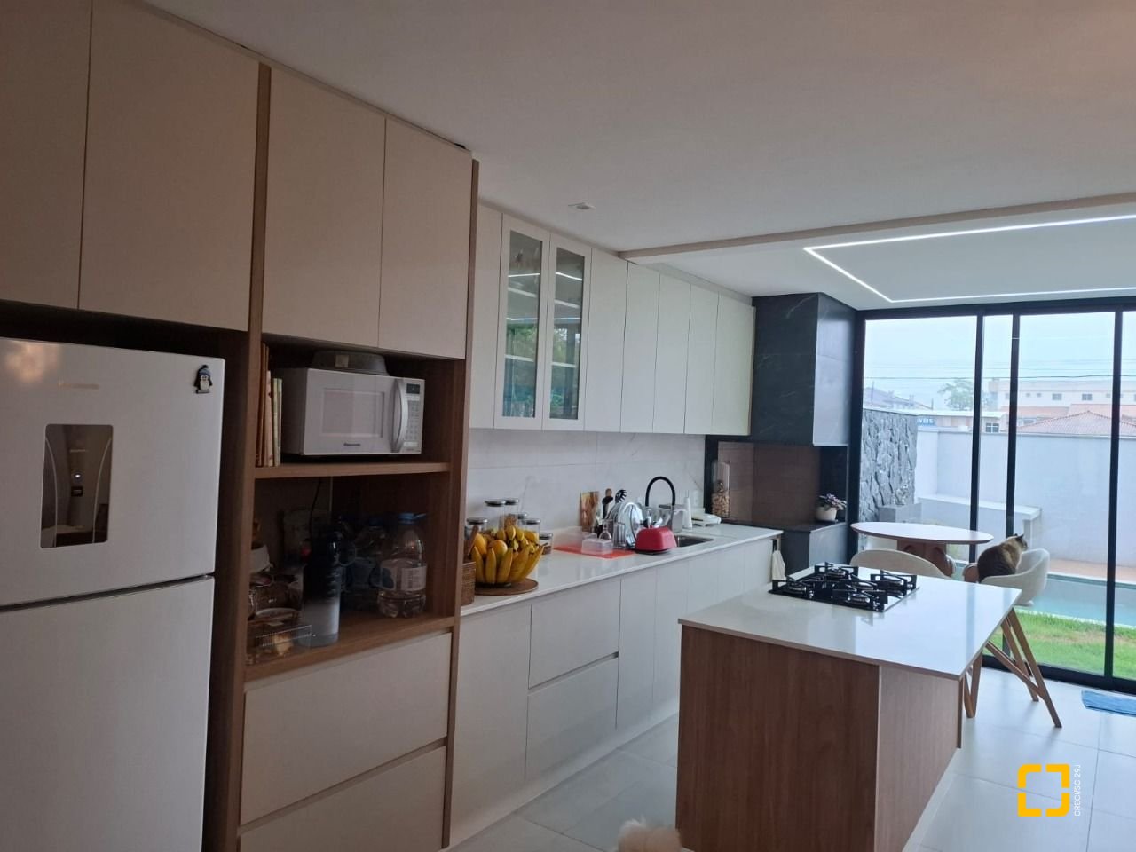 Casa com 157m², 6 quartos (sendo 3 suítes), 2 garagens, no bairro Ingleses em Florianópolis