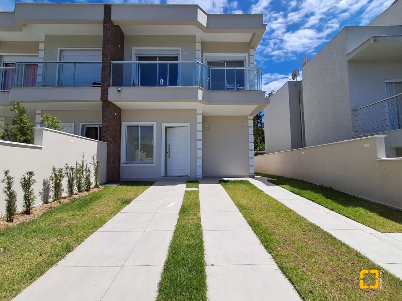 Casa com 181m², 8 quartos (sendo 4 suítes), 2 garagens, no bairro Ingleses em Florianópolis