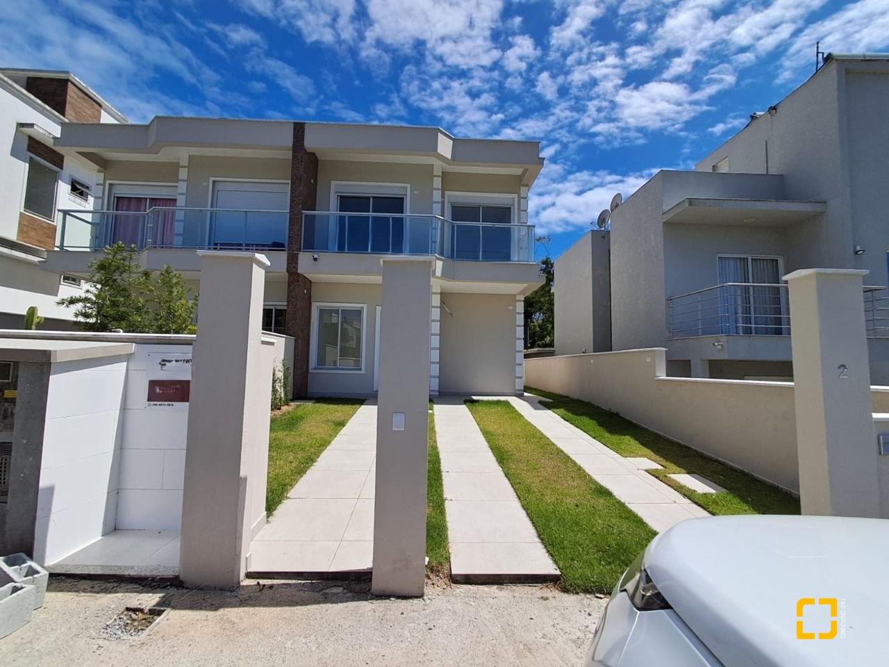 Casa com 181m², 8 quartos (sendo 4 suítes), 2 garagens, no bairro Ingleses em Florianópolis