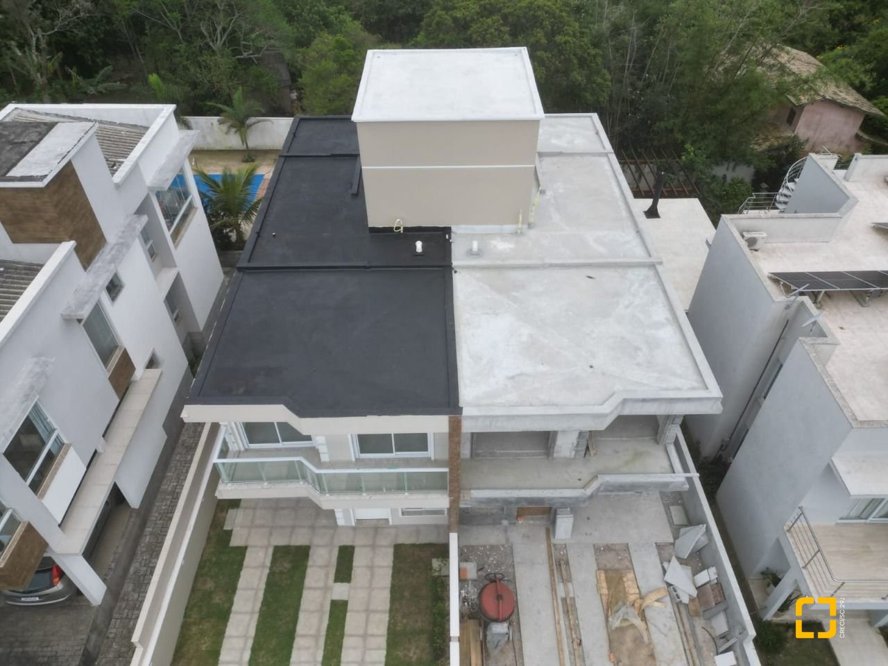 Casa com 181m², 8 quartos (sendo 4 suítes), 2 garagens, no bairro Ingleses em Florianópolis