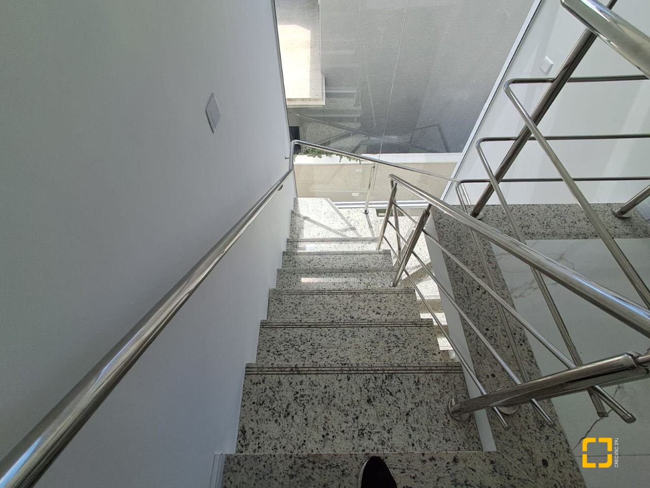 Casa com 181m², 8 quartos (sendo 4 suítes), 2 garagens, no bairro Ingleses em Florianópolis